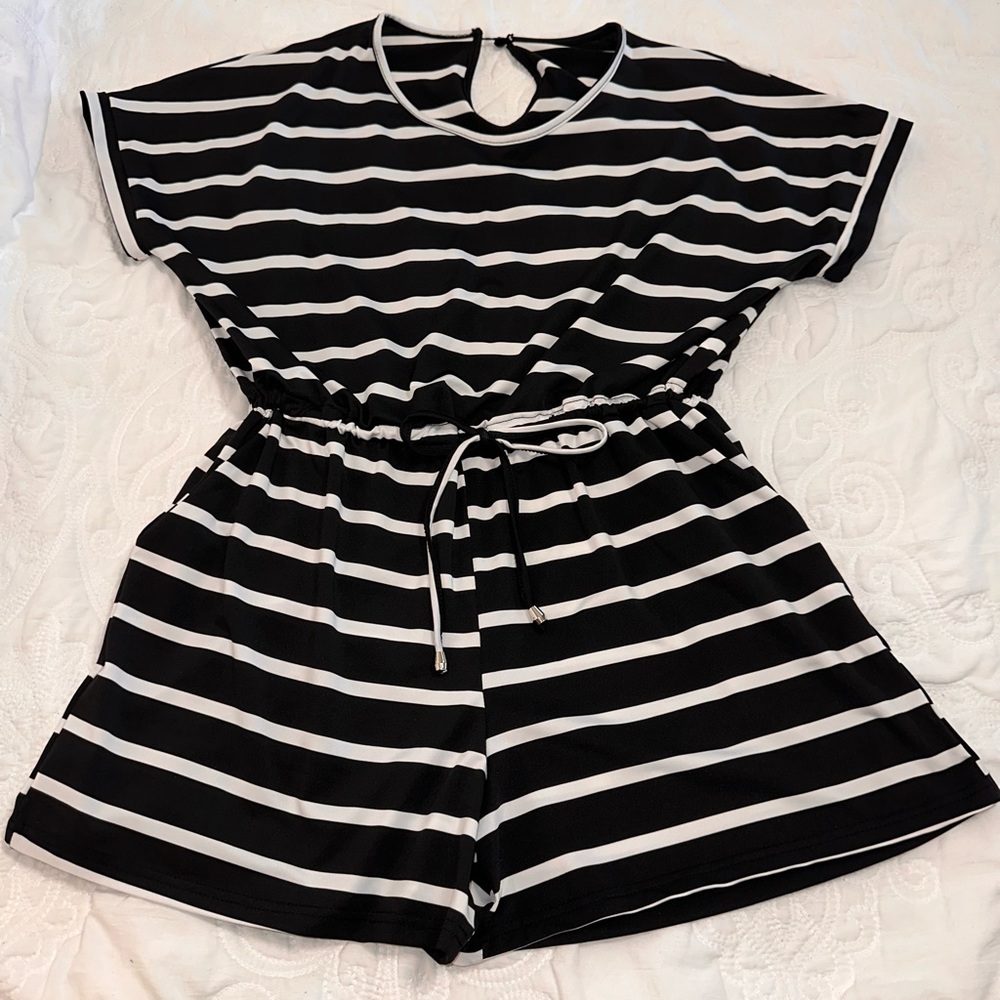 Women’s Romper With Pockets